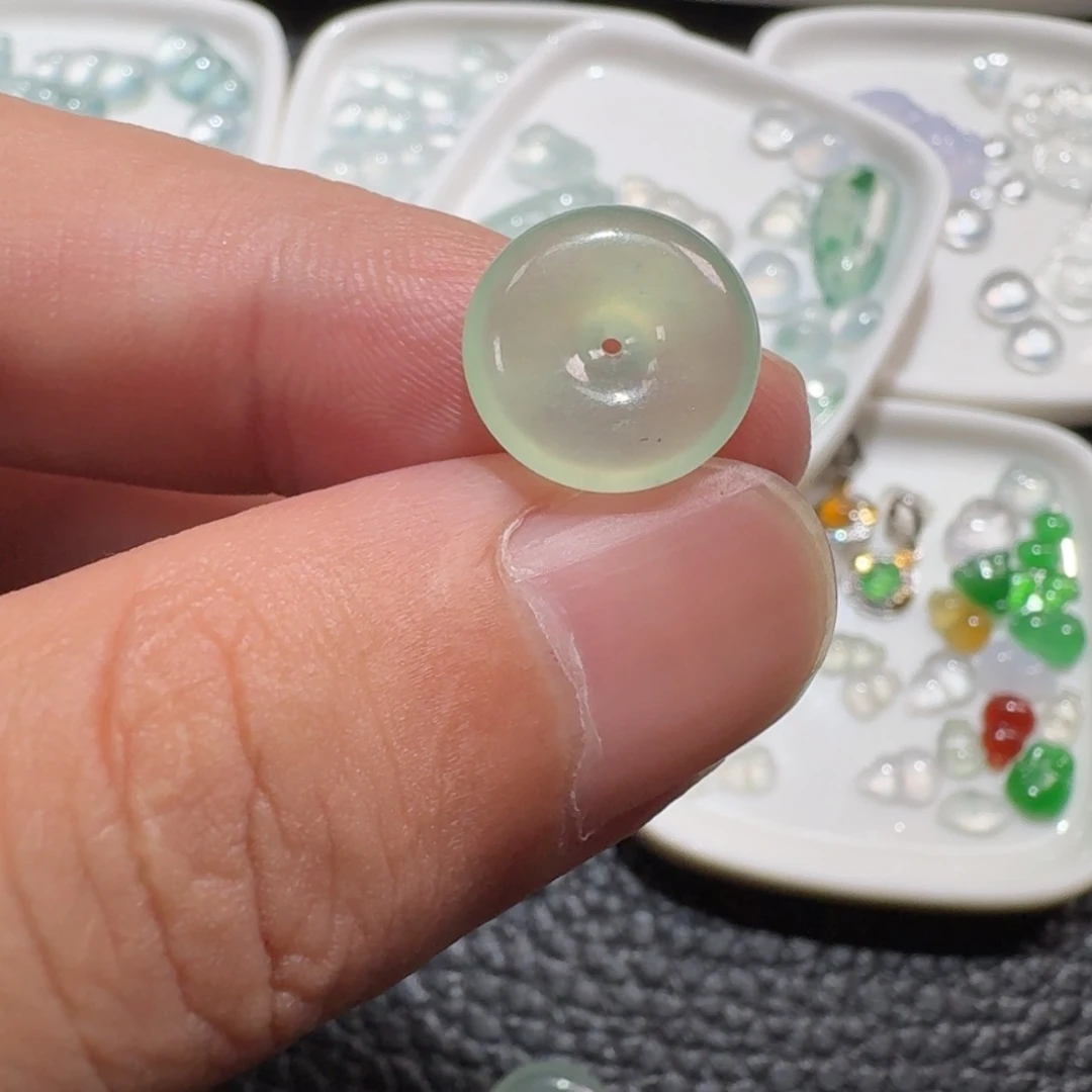 颈饰未镶嵌翡翠平安扣