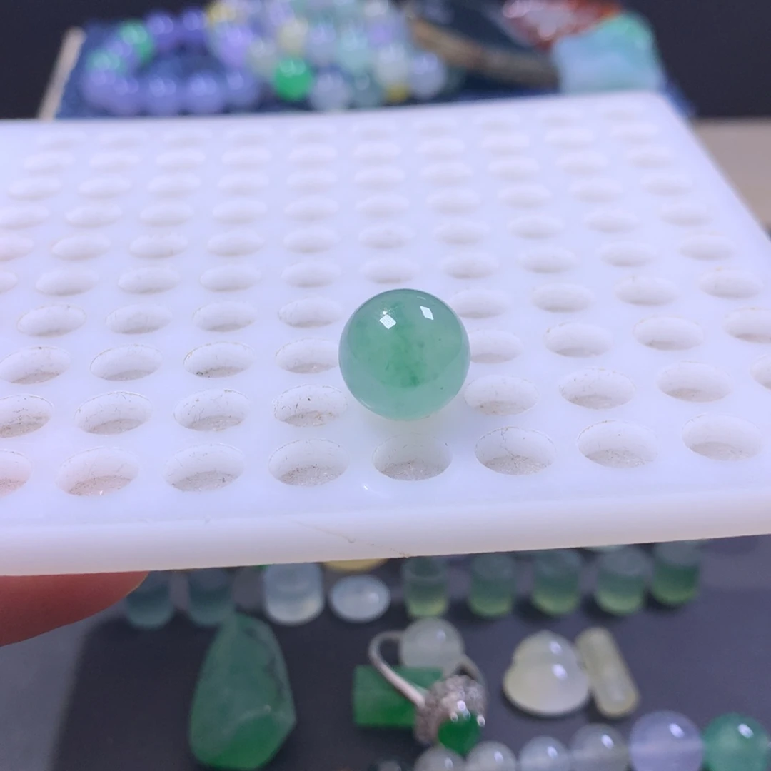 翡翠未镶嵌手链13.3翡翠圆珠