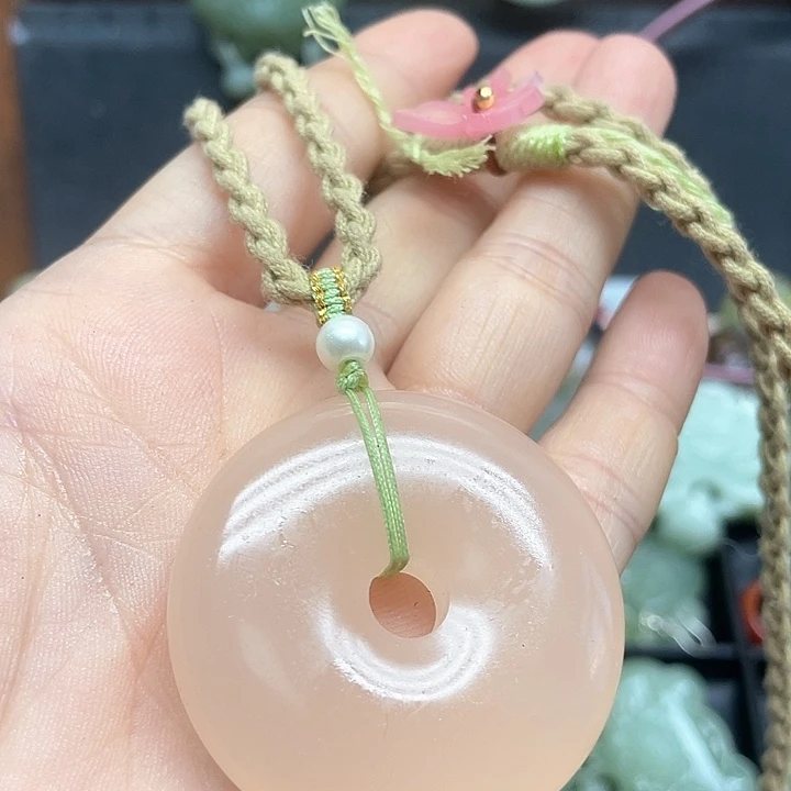 未镶嵌蛇纹石玉颈饰