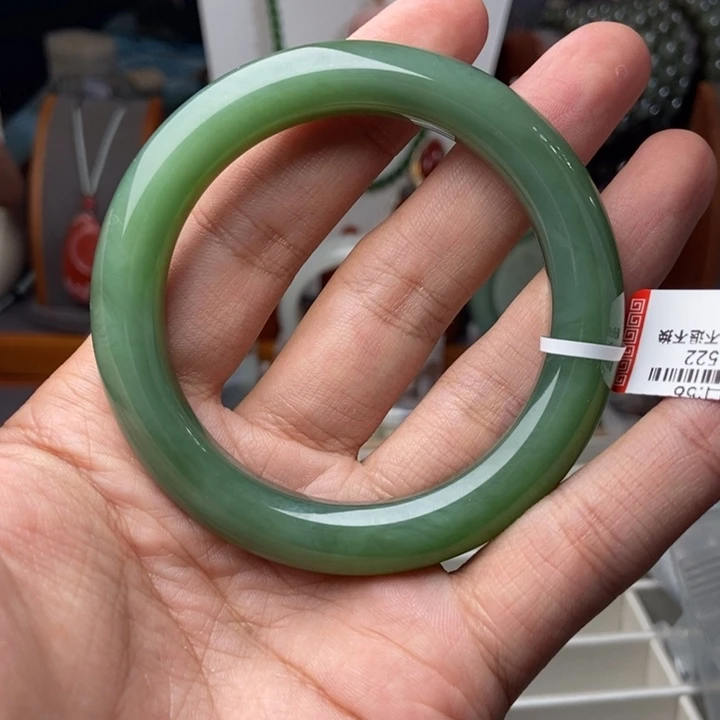 和田玉（碧玉）未镶嵌手镯