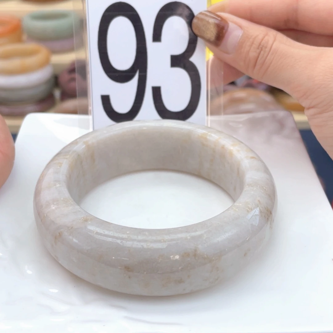 【闪购商品】石英质玉手镯未镶嵌