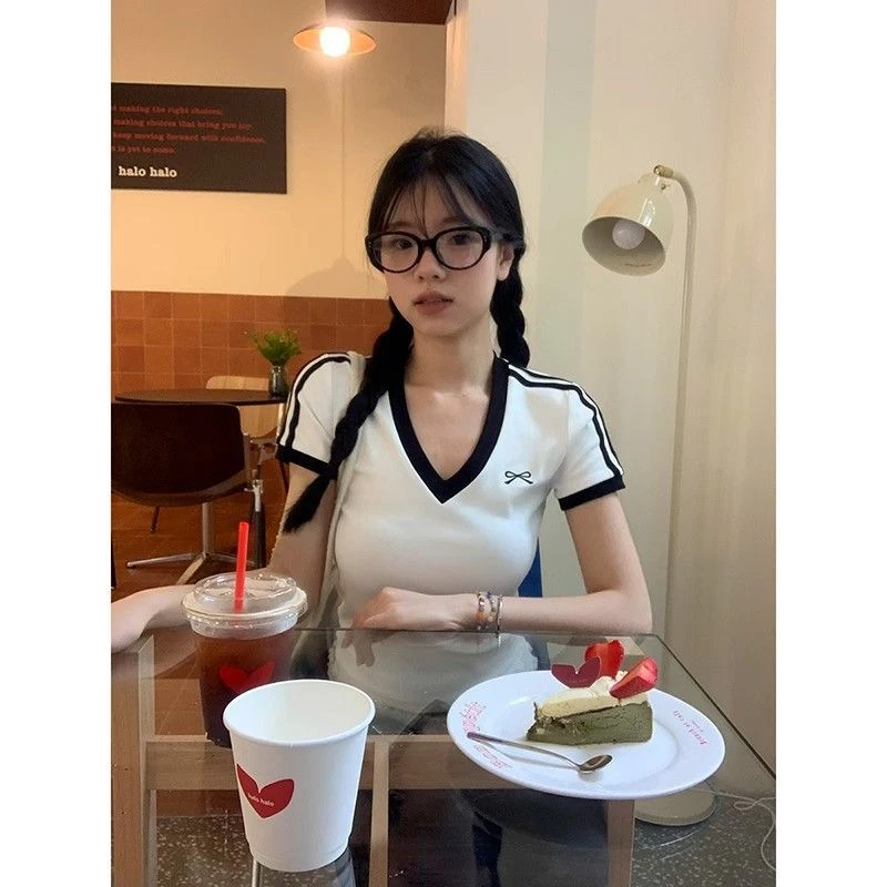 热款辣妹白色拼接领蝴蝶结刺绣短袖恤女夏正肩弹力收腰紧身绝美上
