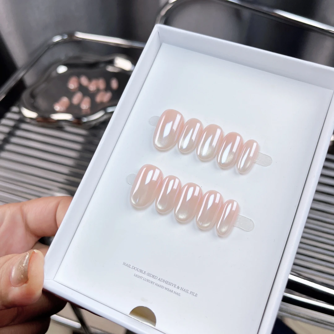 G 裸色淡粉追光猫眼精致洋气可重复使用纯手工穿戴甲10片