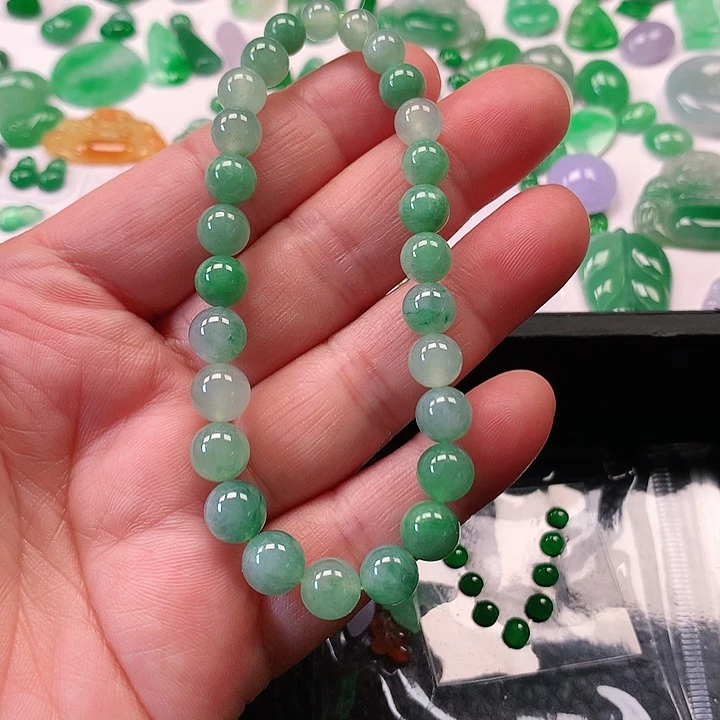 翡翠颈饰未镶嵌翡翠