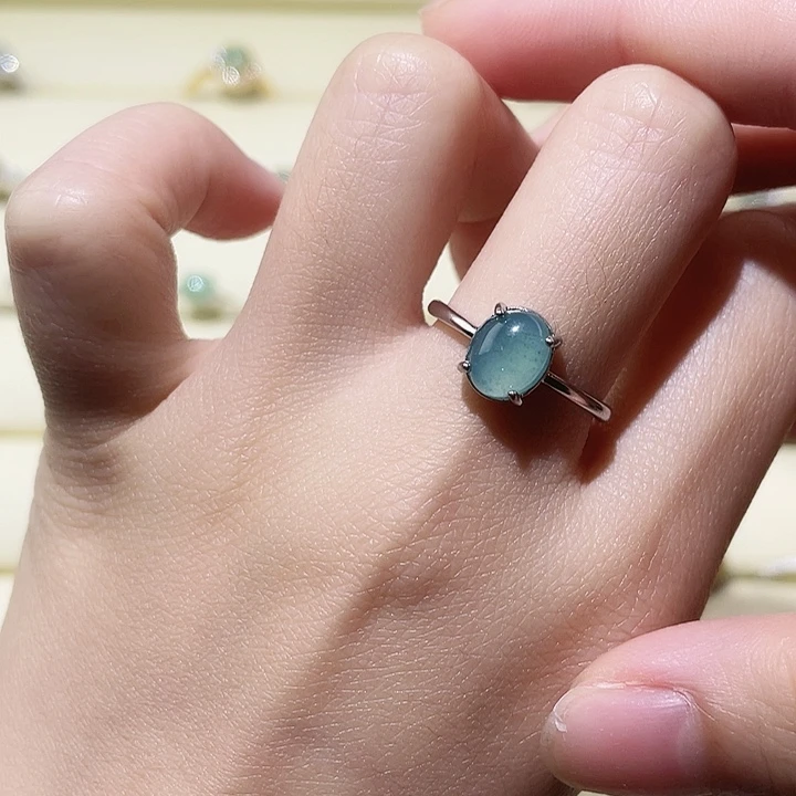 翡翠未镶嵌颈饰戒指