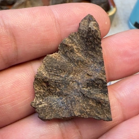 摆件沉香老香港沉水包头2克