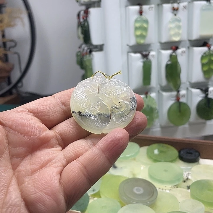 清***心合金蛇纹石玉颈饰