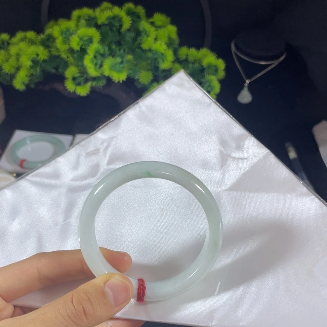 未镶嵌手镯翡翠天然翡翠手镯