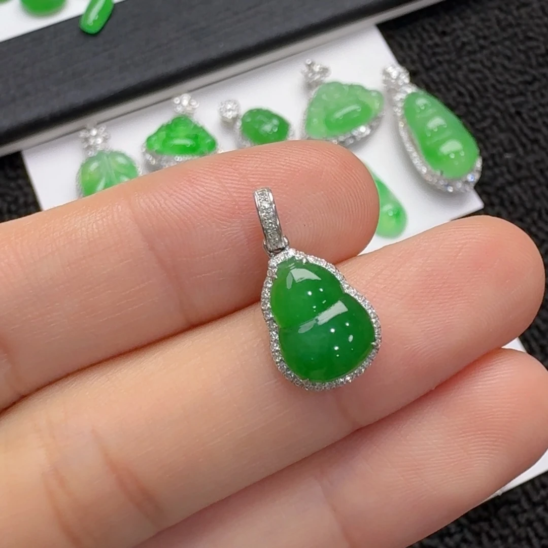 翡翠18K金镶嵌吊坠(不含链)葫芦