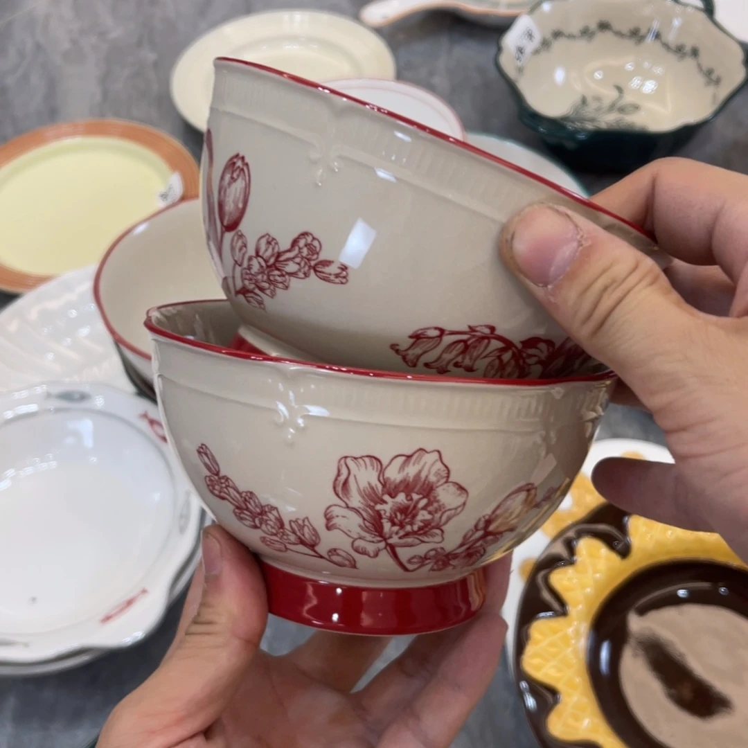 陶瓷微瑕餐具介意勿拍，满18飞！