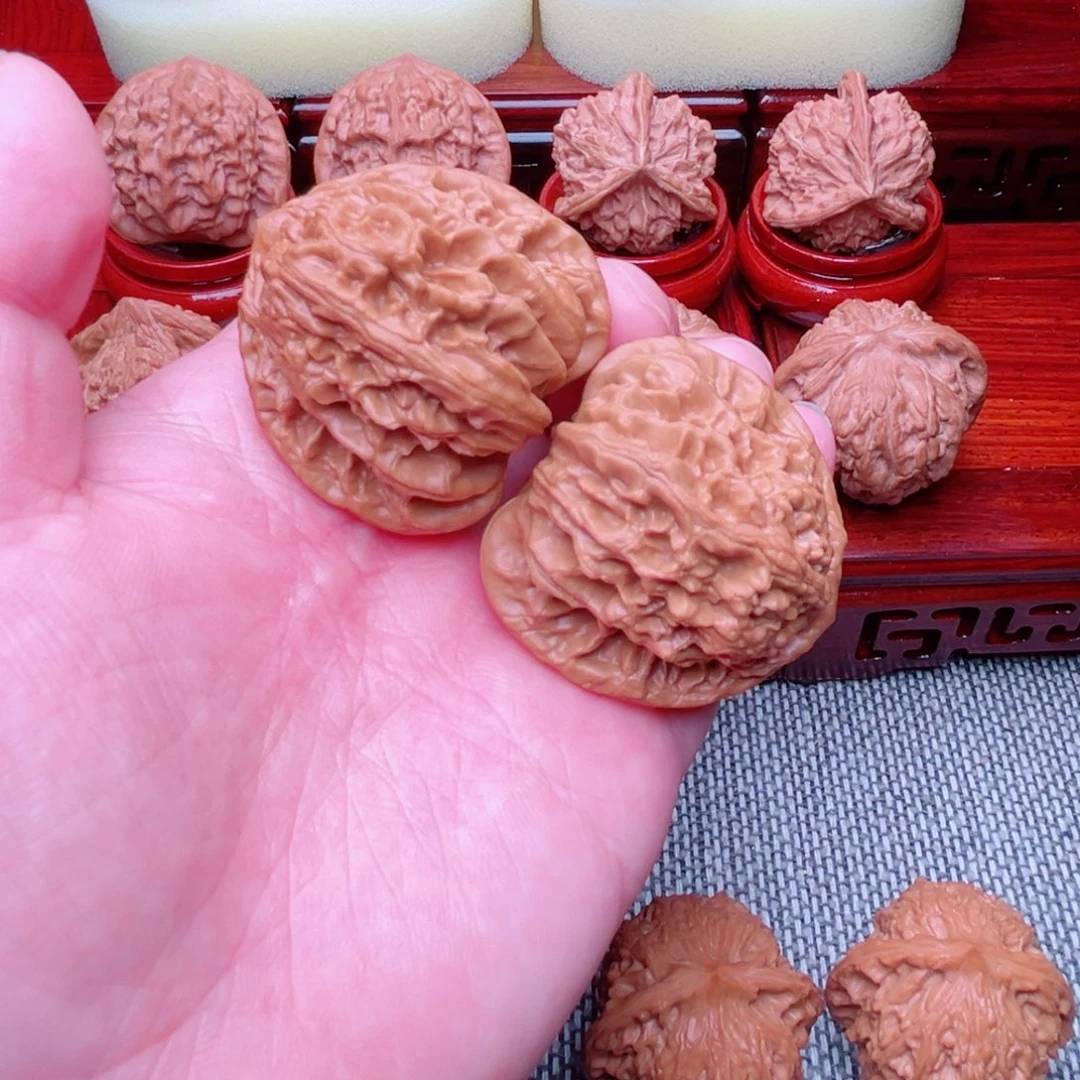 文玩核桃吊坠盘龙虎43尺