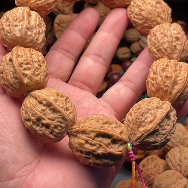 文玩核桃吊坠吃**吗1野生