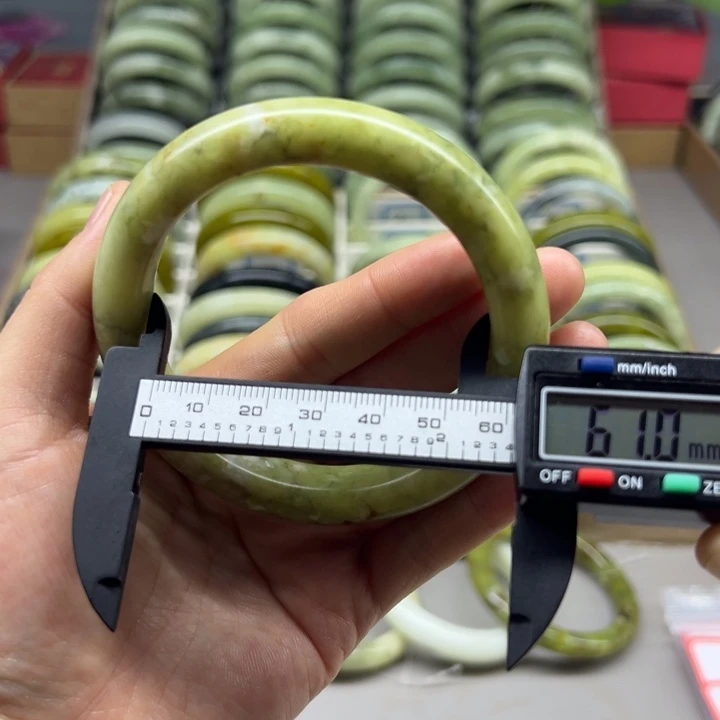 蛇纹石玉未镶嵌手镯28