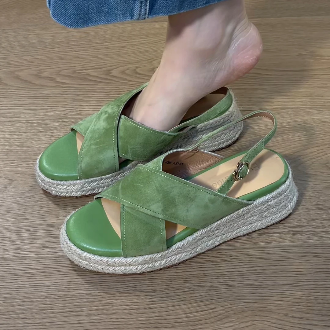 2025年夏季后空超软松糕底厚底凉鞋百搭休闲露趾坡跟头层牛皮凉鞋