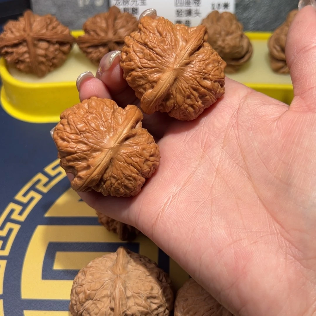 文玩核桃把件血麒麟42.5