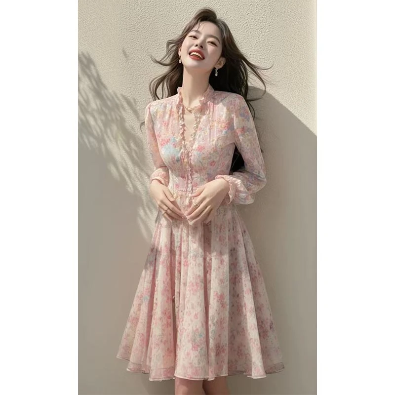 高级感温柔风粉色碎花连衣裙女2025年春季新款气质收腰中长款裙子