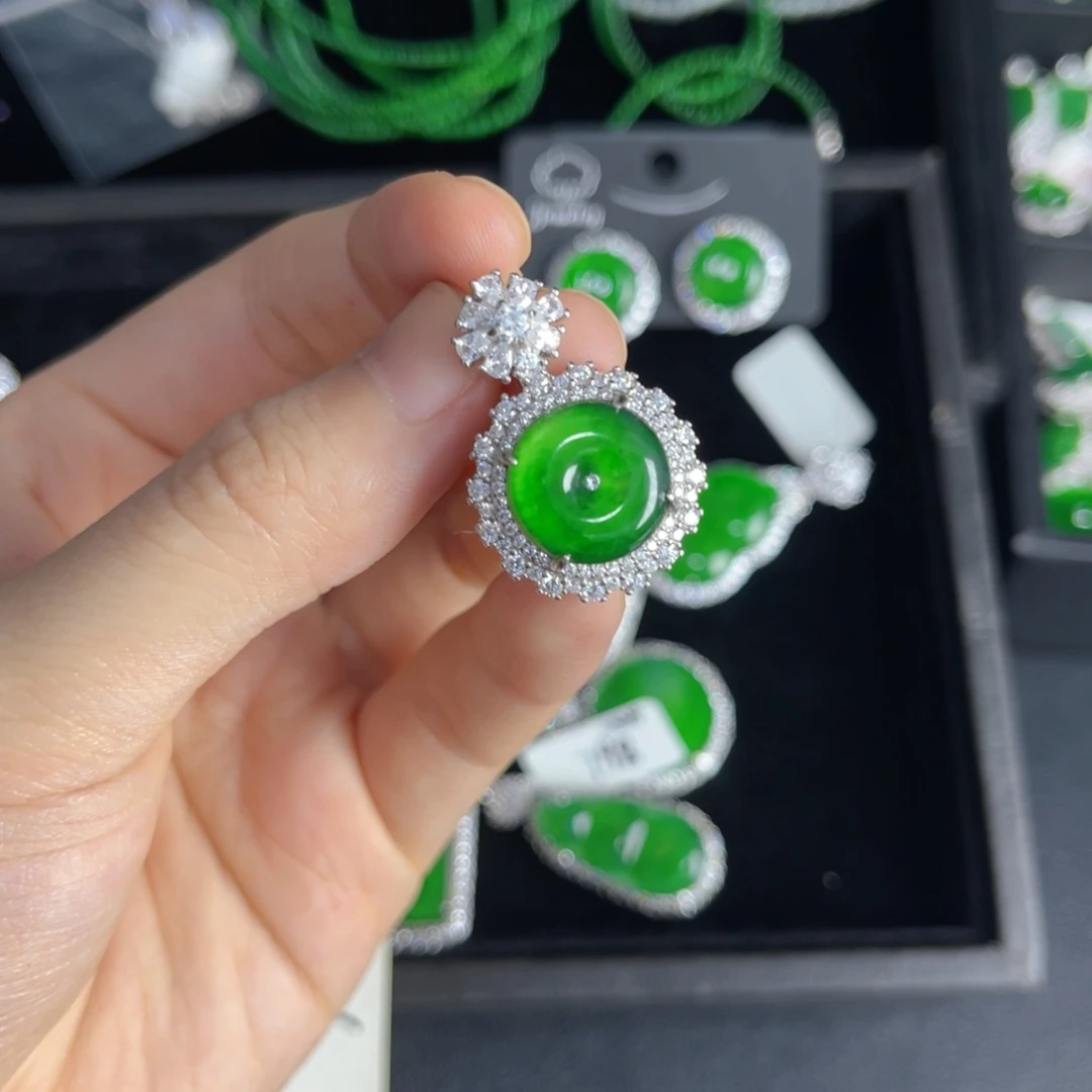 翡翠银S925镶嵌戒指翡翠吊坠