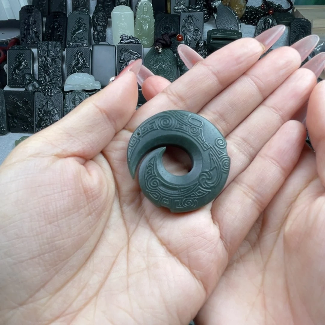 颈饰未镶嵌和田玉