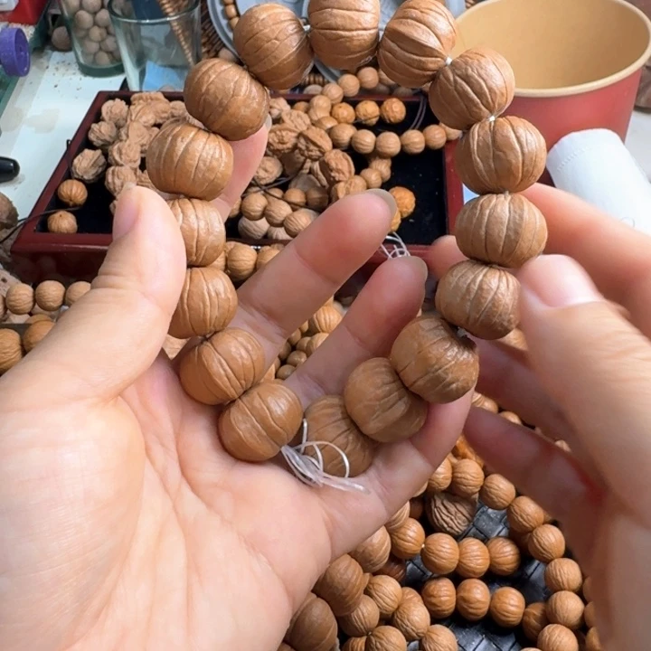*****猴头核桃手串原皮原色