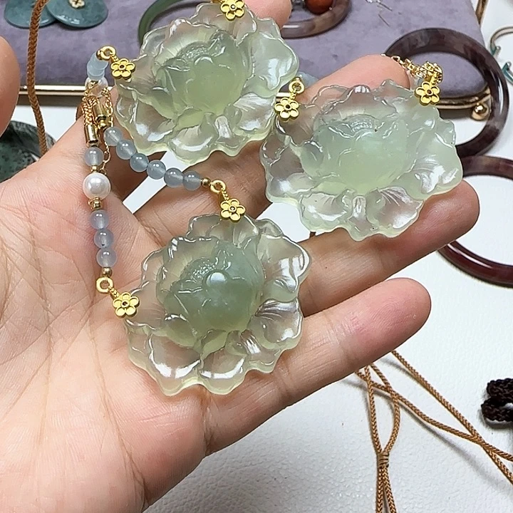 蛇纹石玉未镶嵌颈饰