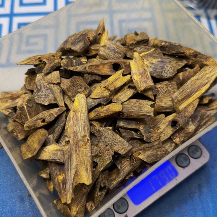 @***发木海南红奇树心瓜子料179克