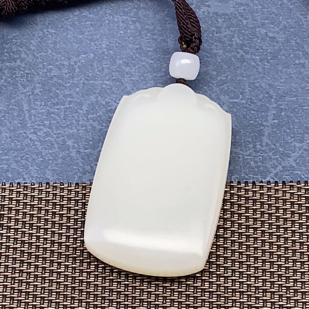 陈***拉颈饰未镶嵌和田玉