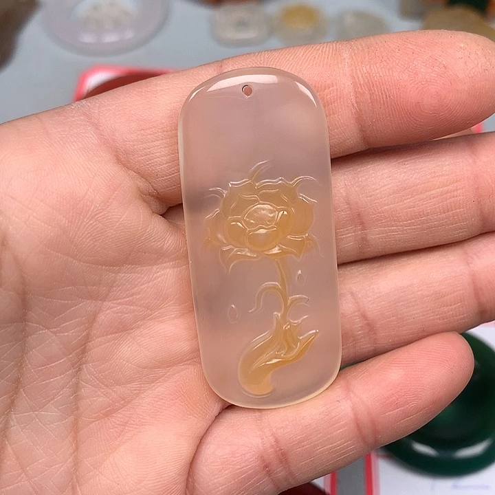 用***2玛瑙/玉髓未镶嵌颈饰