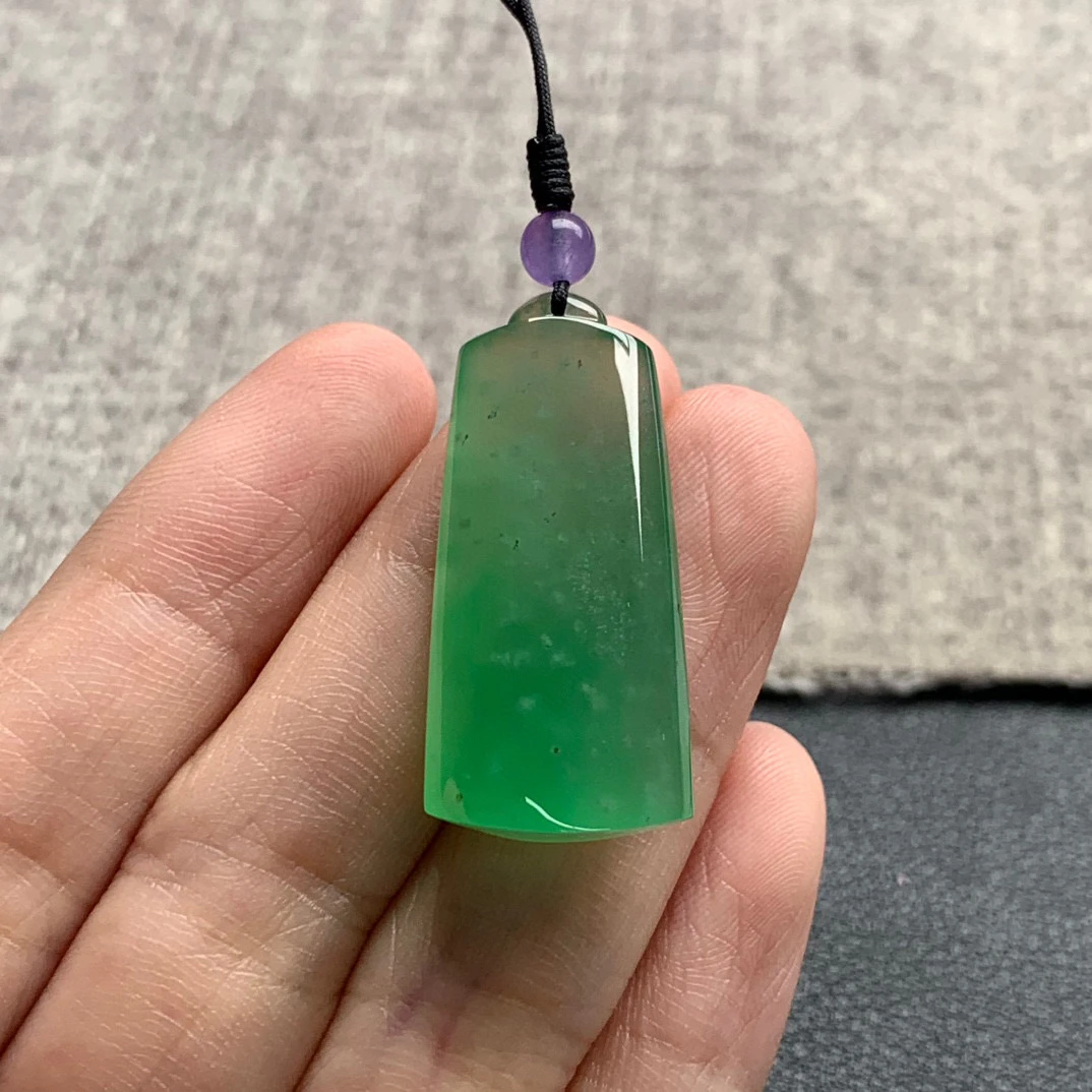 天然A货缅甸翡翠 无事柱 尺寸 : 31.9-14.9-7.5