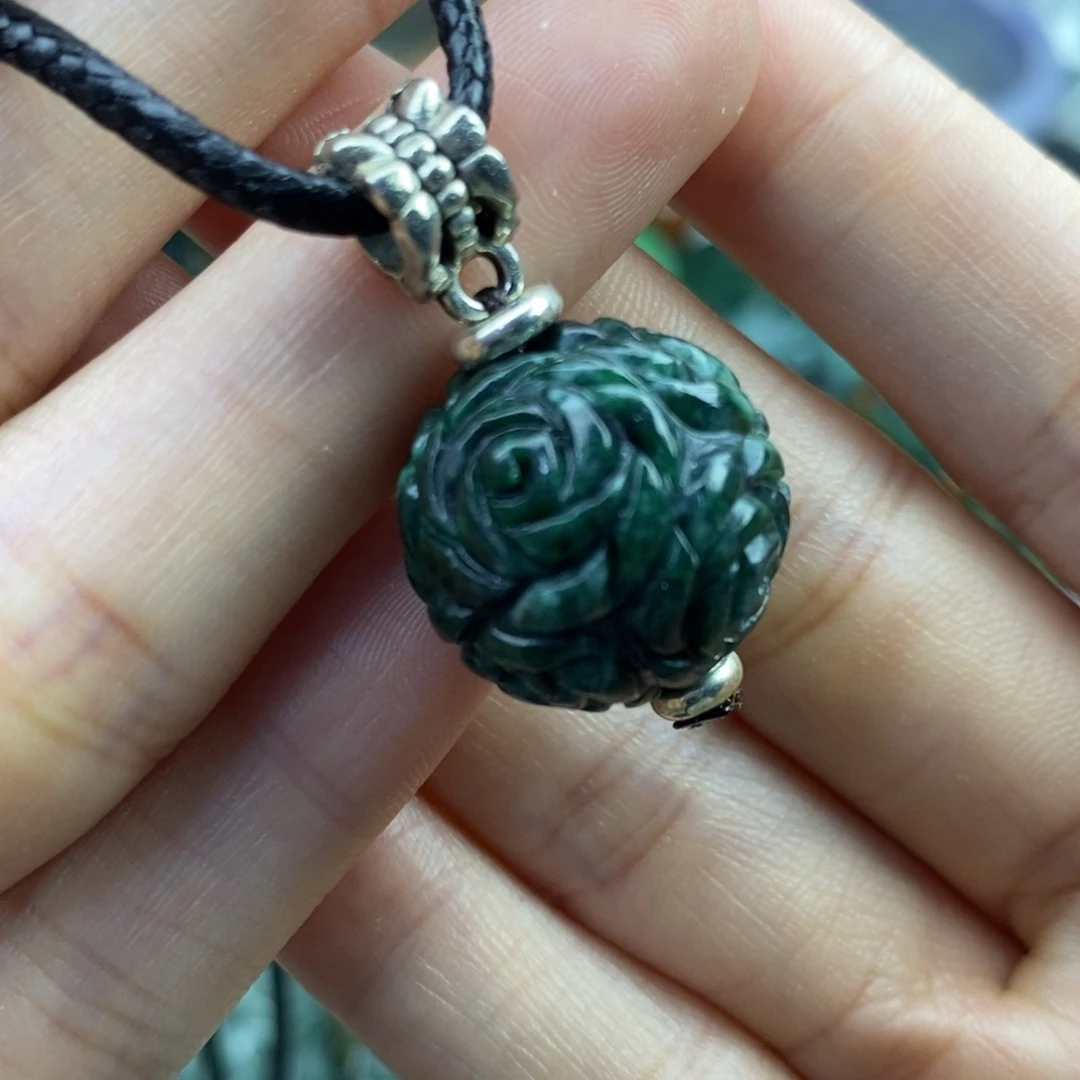 翡翠未镶嵌颈饰吊坠