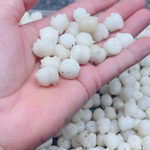 吊坠白玉菩提15瑕疵招财猫30颗