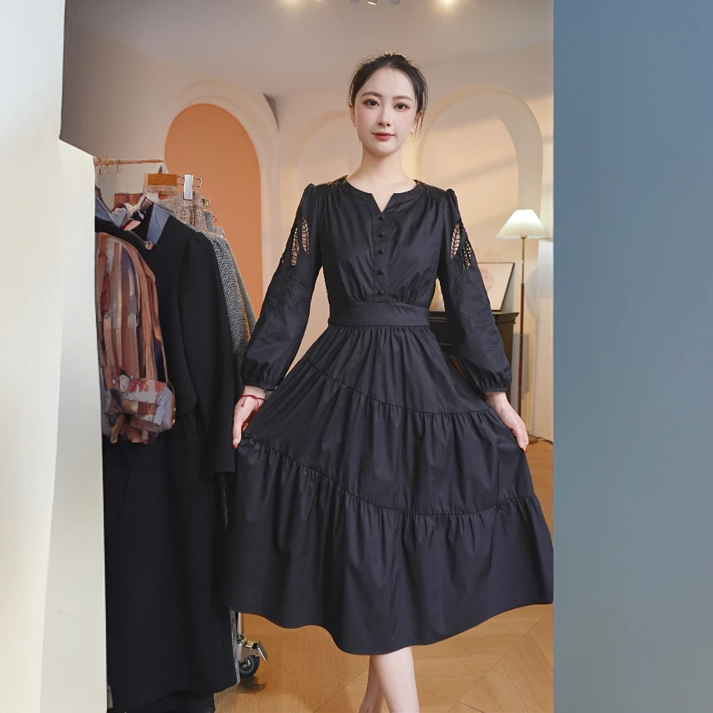 L8280 2025春夏新款长袖设计感镂空V领气质显瘦中长款连衣裙