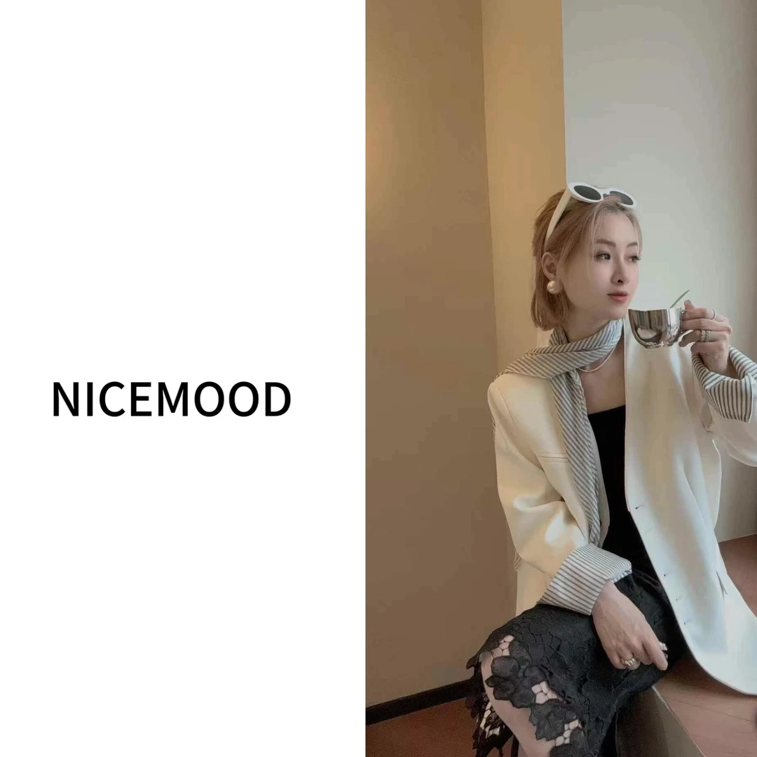NICE心情 韩系气质款单排扣条纹丝巾V领西装2201