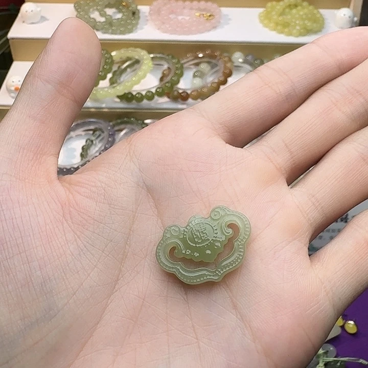 糖***棠和田玉未镶嵌颈饰