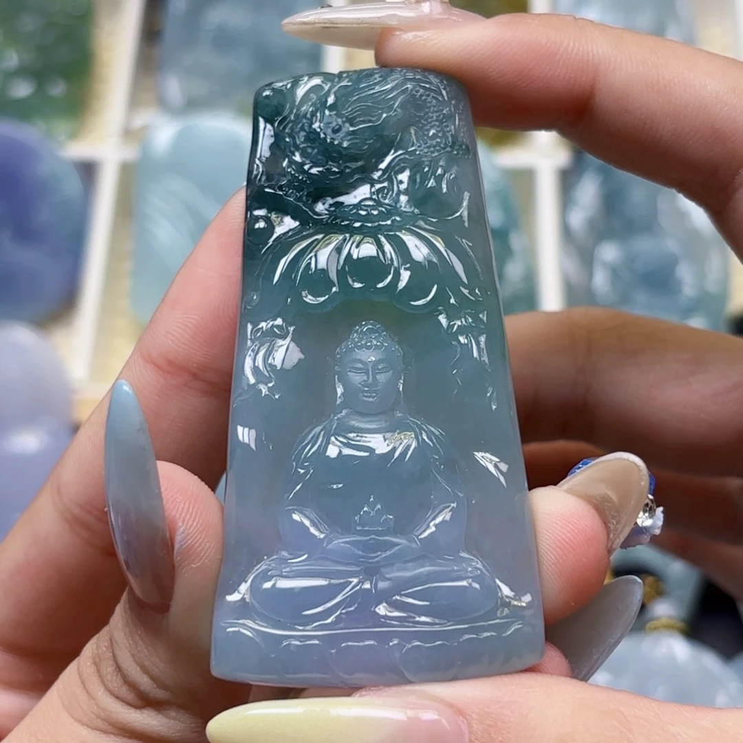翡翠未镶嵌颈饰神龙护主
