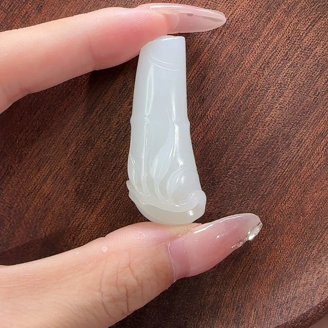 和田玉未镶嵌吊坠(赠链)