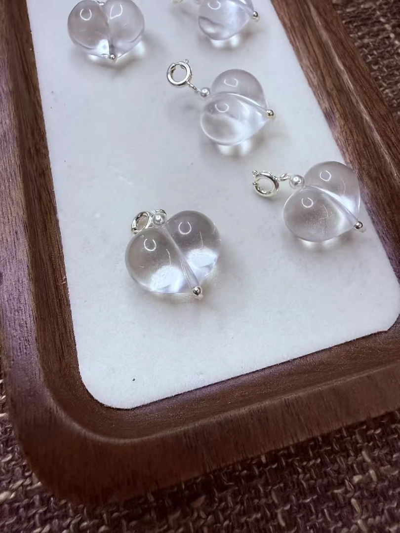 A09设计款白水爱心屁桃吊坠
