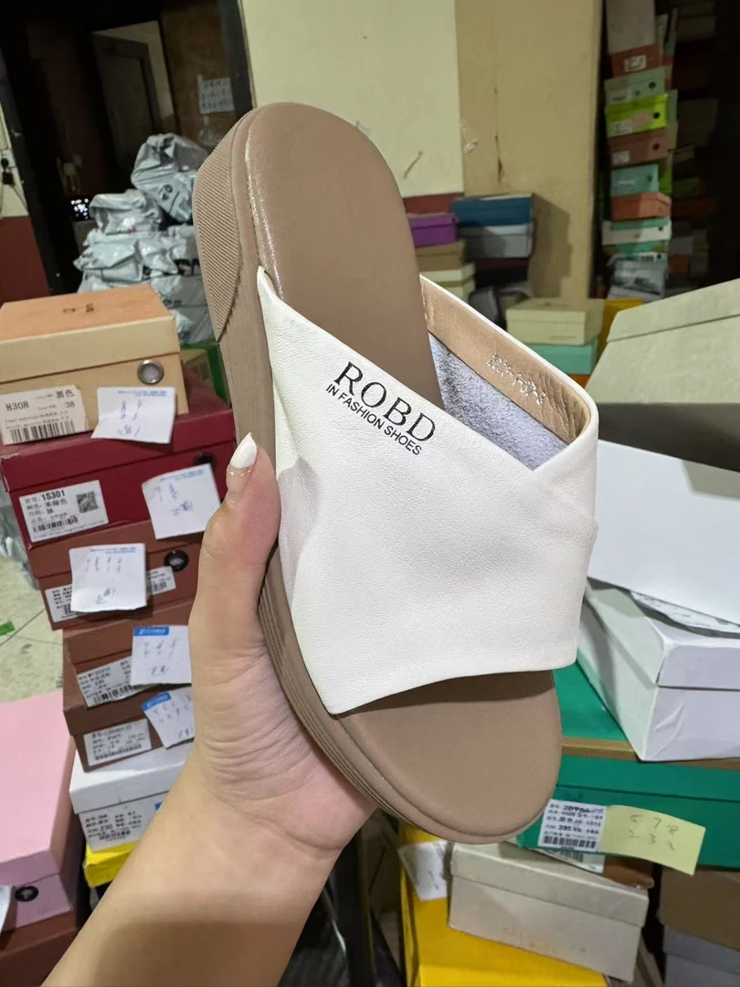 2323-1米白色新款百搭舒适拖鞋