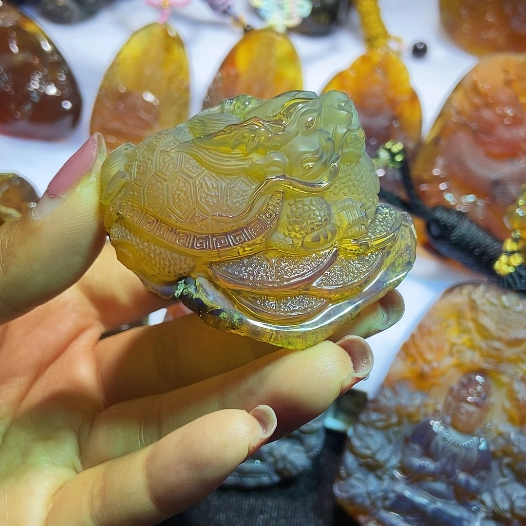 琥珀颈饰未镶嵌龙龟