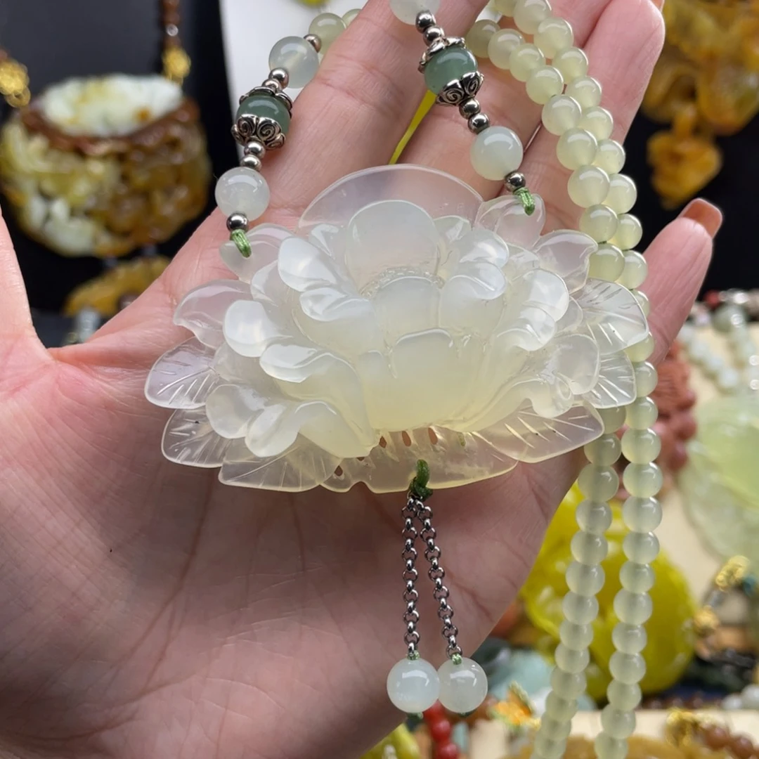 未镶嵌蛇纹石玉颈饰