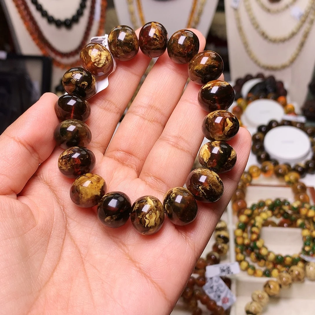 尔***龙琥珀未镶嵌裸石抚顺琥珀663