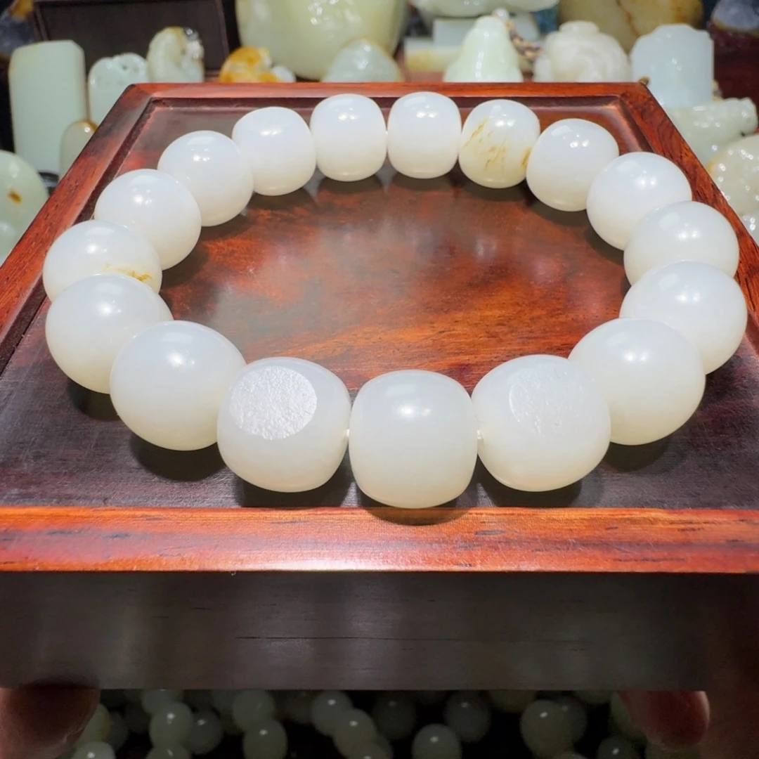 和田玉未镶嵌手串