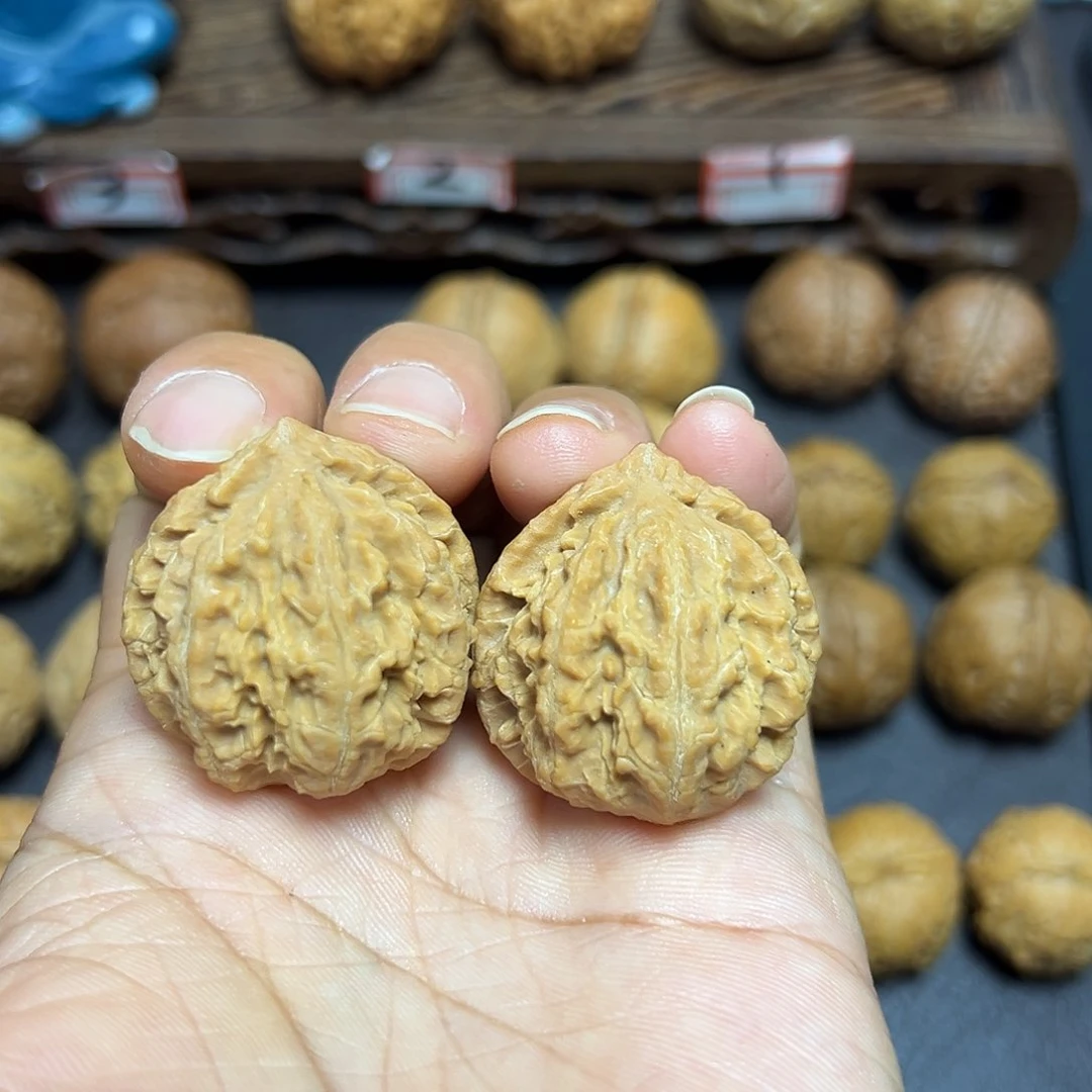 文玩核桃把件莉粗筋桃心