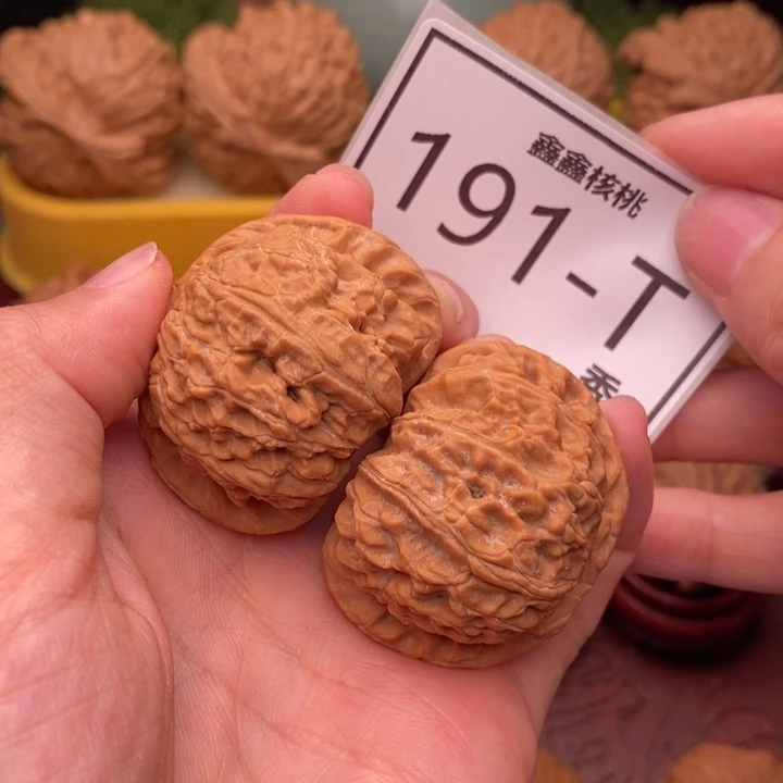 文玩核桃把件白狮40