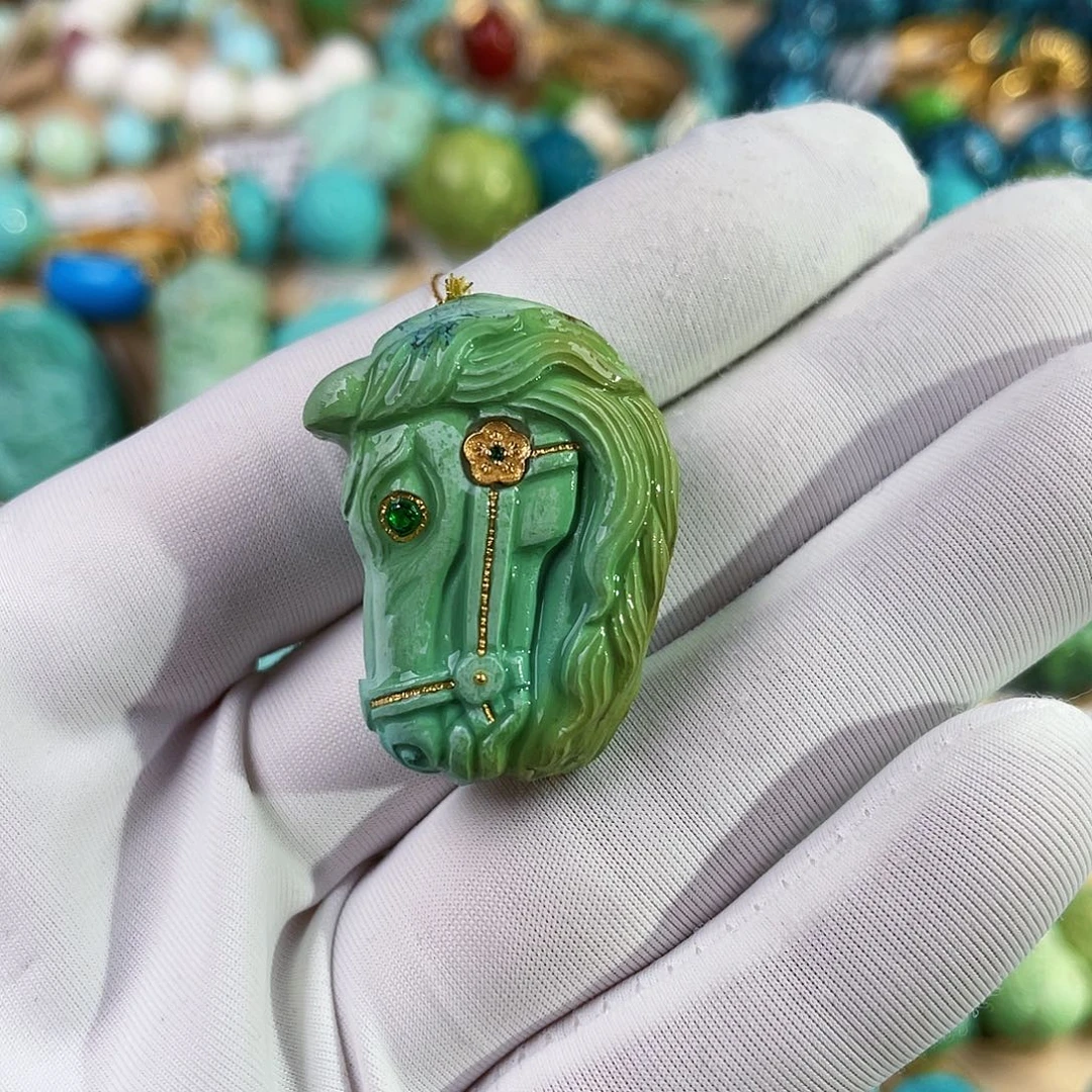 绿松石未镶嵌珠宝奇石