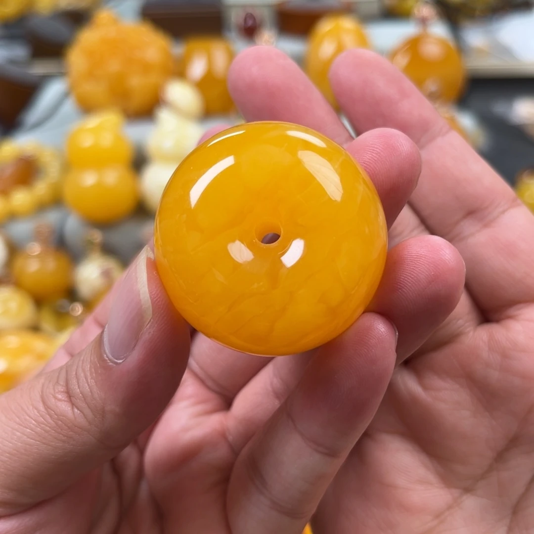 蜜蜡未镶嵌珠宝奇石