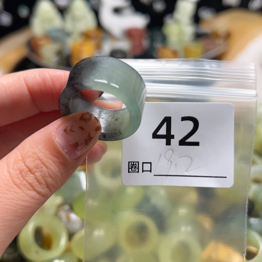小***子蛇纹石玉未镶嵌戒指