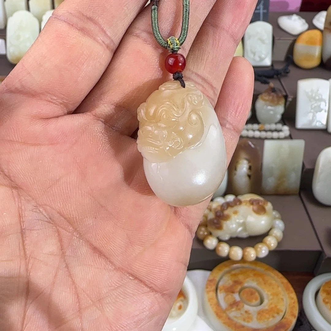 和田玉（糖玉）未镶嵌颈饰