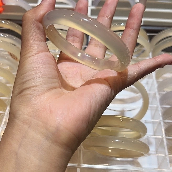 玛瑙/玉髓未镶嵌手镯