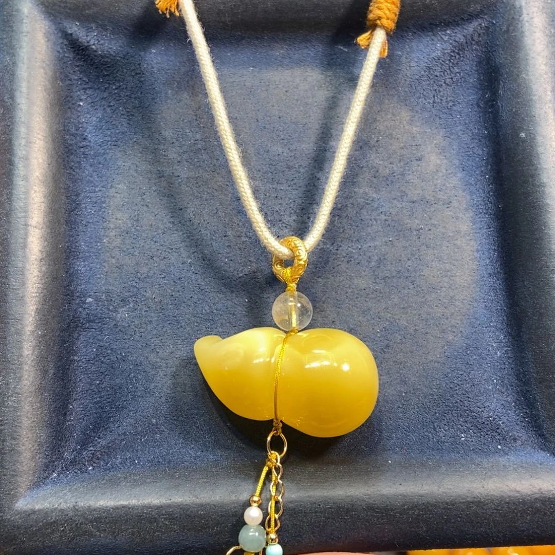 琥珀颈饰未镶嵌蜜蜡