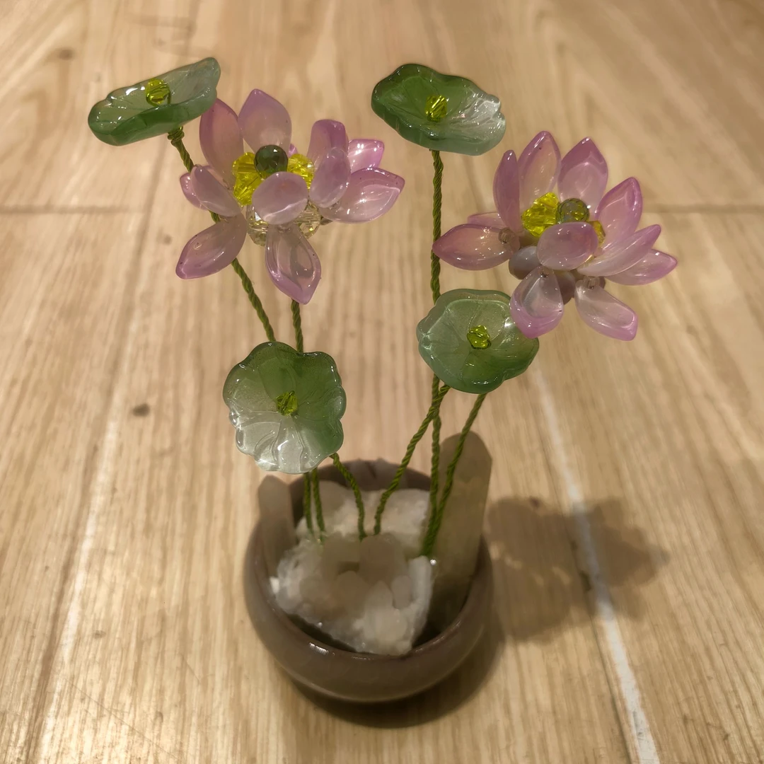 莲花摆件水晶底盘